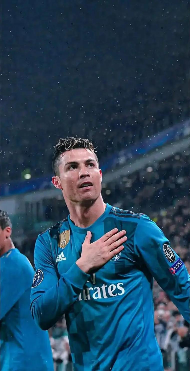 李璇：据我所知，现在球员的阴阳合同还有不少（李璇：据我了解，球员阴阳合同现象仍不在少数）