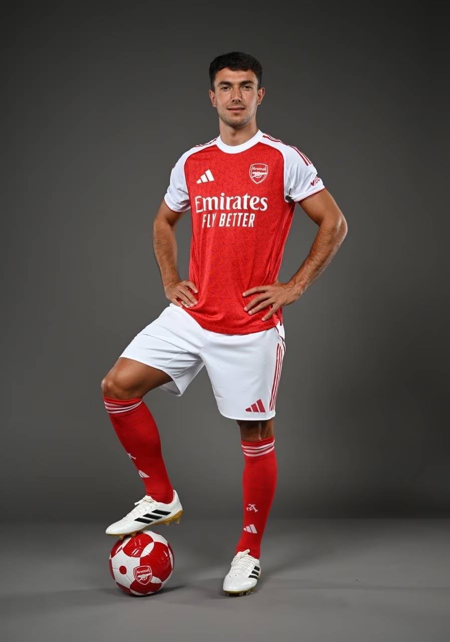 公牛开局5胜0负后4胜9负，排名从东部第一跌至第十（公牛5连胜开局后仅4胜9负，东部排名由第一滑落至第十）