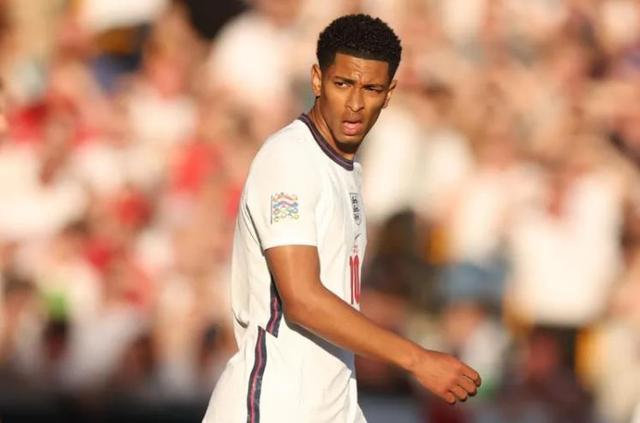 佛罗伦萨意甲前14轮后比上赛季同期少了25分，创意甲历史纪录（佛罗伦萨意甲前14轮积分比上季同期少25分，刷新意甲历史纪录）