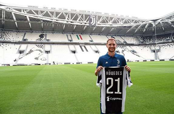 米体：莫伊塞-基恩正在与前意大利环球小姐约会（米体：莫伊塞-基恩与前意大利环球小姐正在交往）