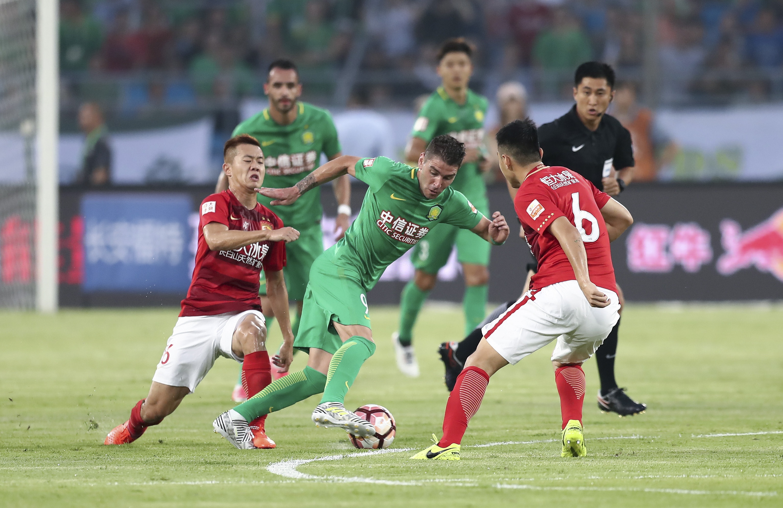 国米锁定热刺门将维卡里奥为索默替代首选（国米将热刺门将维卡里奥列为索默接班首选）